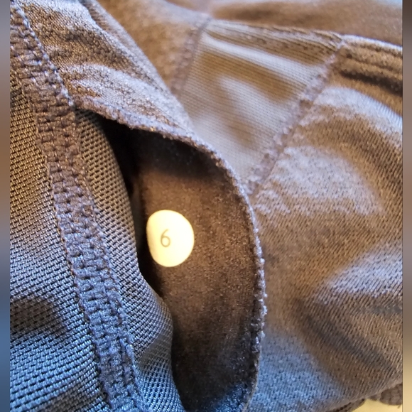 Lululemon Priti Ruffle top sz 6 - Picture 4 of 7